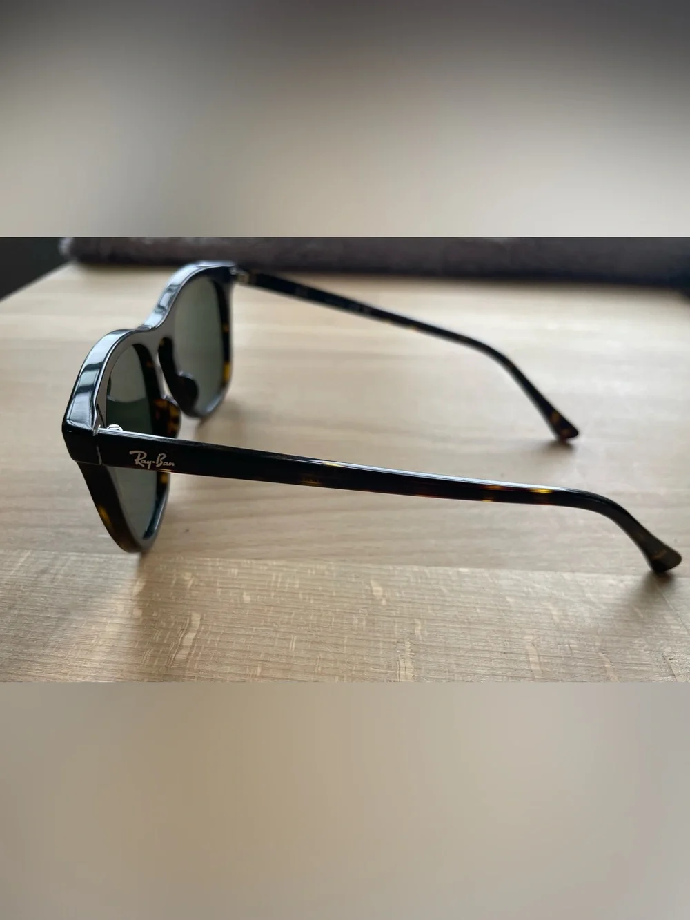 NEW Ray-Ban RB2210 Sunglasses * Frame: Havana * Lens: Green (Crystal Standard)